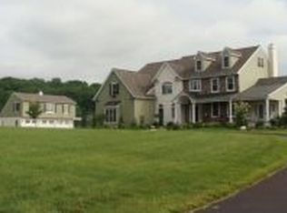 4 Mill Run Rd, Schwenksville, PA 19473