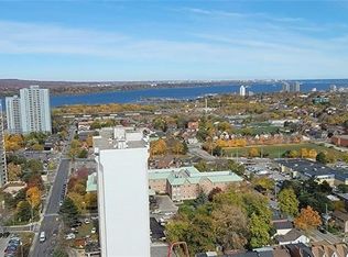 Platinum Condominium, Hamilton, ON L8P 3R4