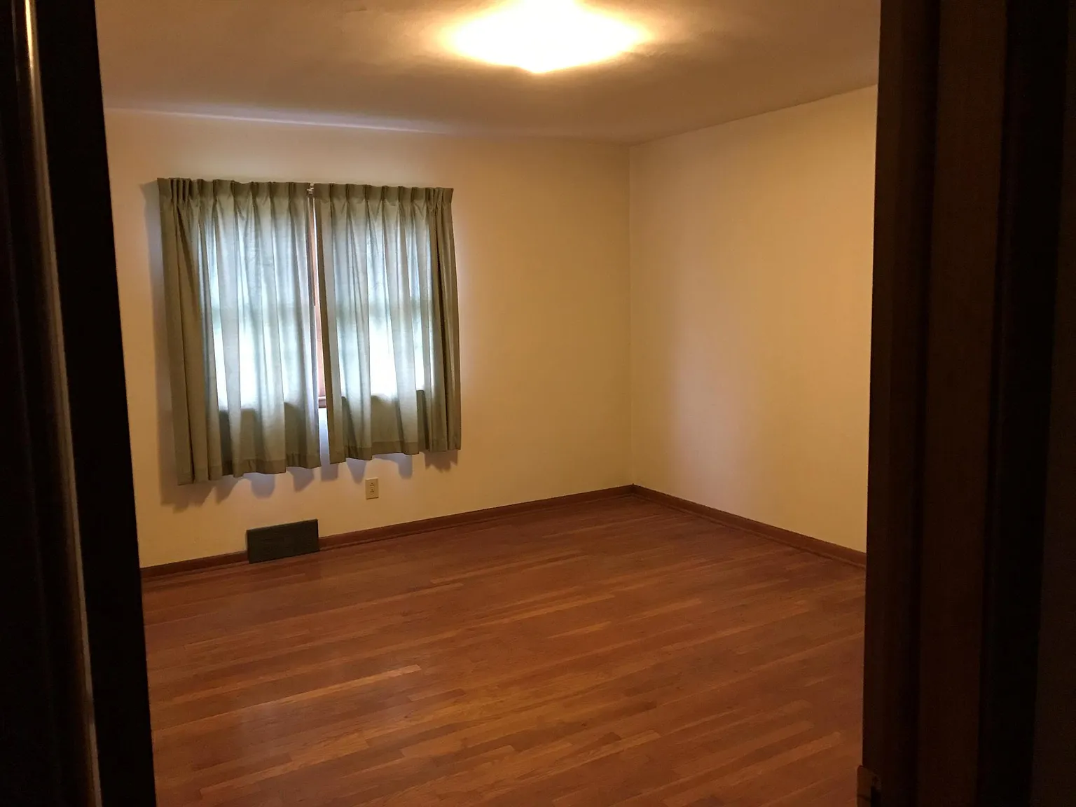 3 bed, 1.5 bath, $1,575 — Photo 3