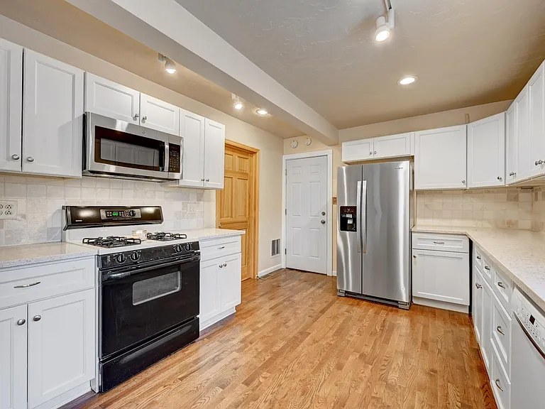 140 Deer Ln — Photo 3