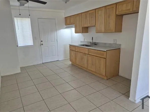 326 N Orchard St, Fresno, CA