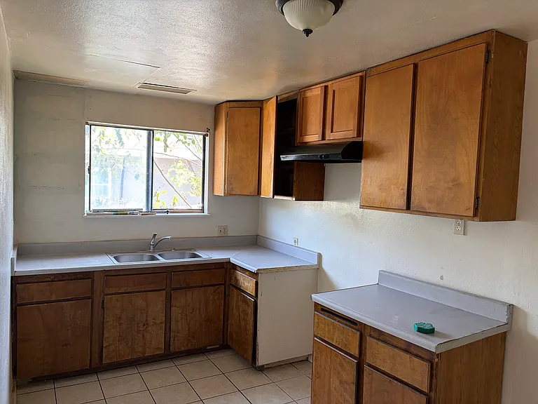 6820 S Miramonte Blvd — Photo 8