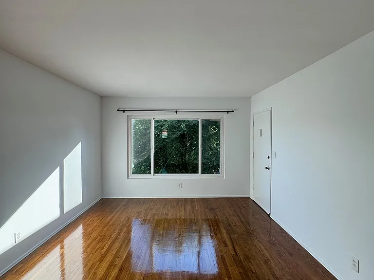 2640 Saint George St #11 — Photo 6