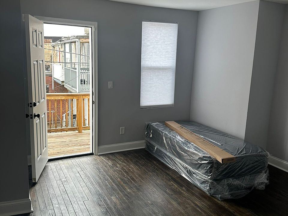 1st image of 407 N Lakewood Ave Room 2