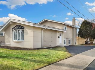 3 W White Oak St, Arlington Heights, IL 60005