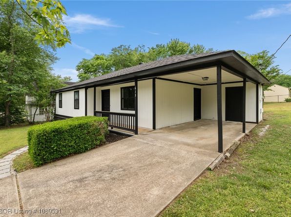 613 Gov Bass Little St, Greenwood, AR 72936