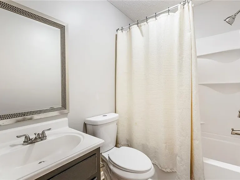 6290 Love St #B — Photo 11