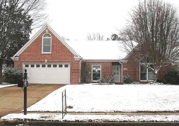 1st image of 2616 Country Glade Dr