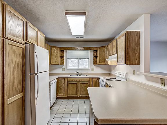 3rd image of 4325 Fireclay Ct APT 2