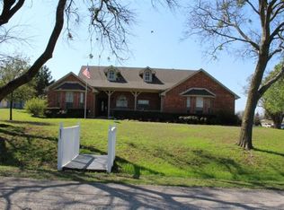 521 Eddleman St, Pilot Point, TX 76258