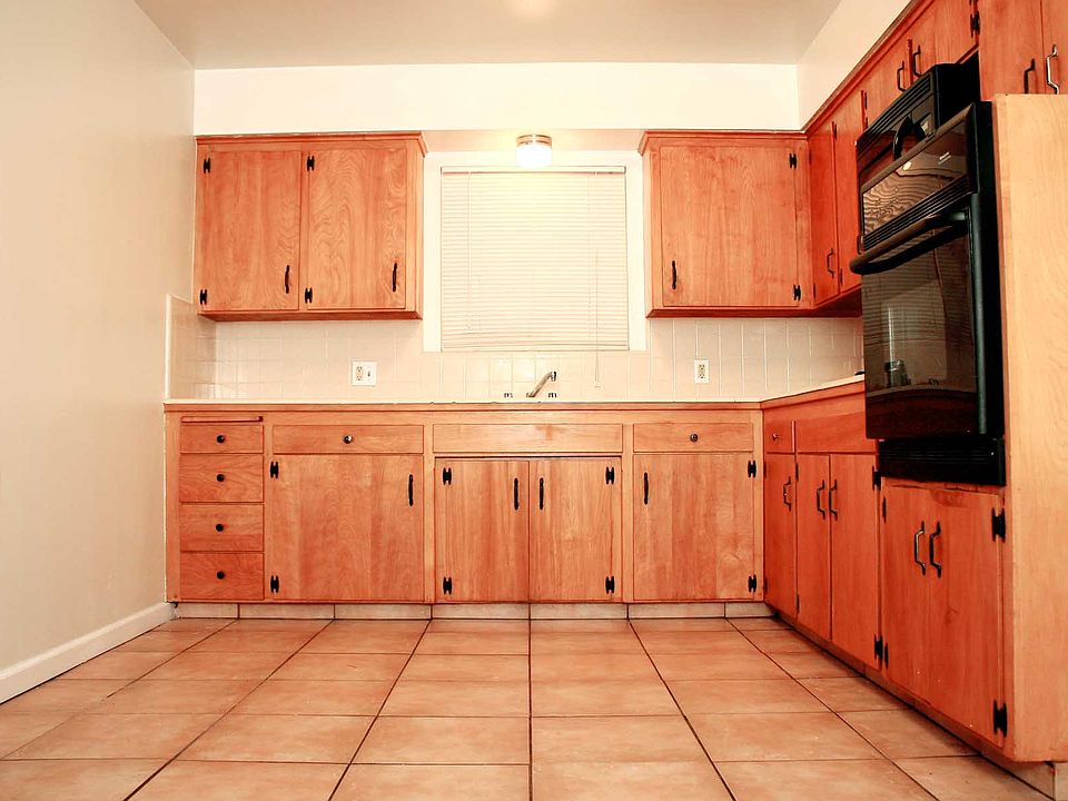 Kitchen with NEW appliances