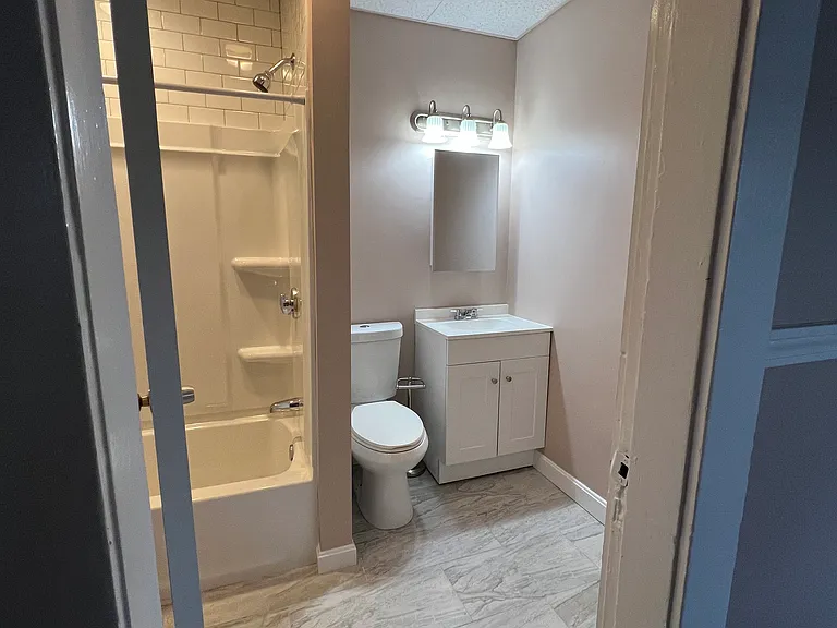 14 W Bowers St #A — Photo 7