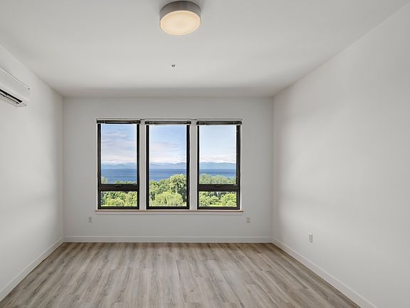 3rd image of 70 Cambrian Way #77a972403