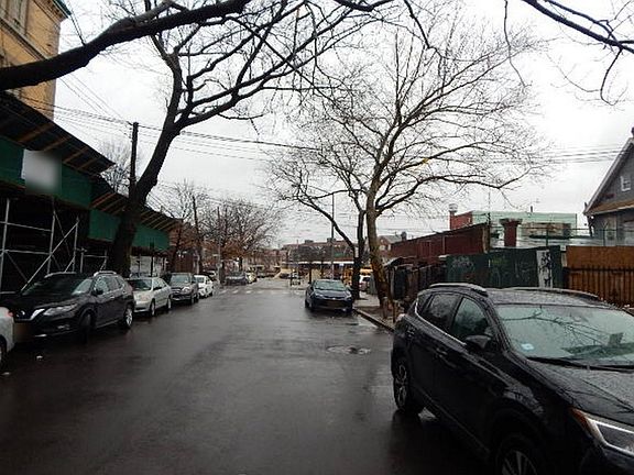 5th image of 9023 48th Ave