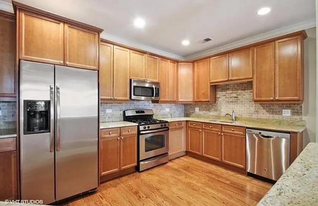6229 N Northwest Hwy #3D — Photo 2