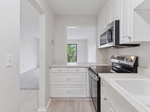4100 Parklawn Ave APT 118, Edina, MN 55435