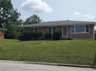 1951 Elmwood Dr E, Quincy, IL 62301