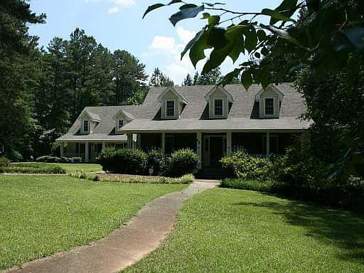 1st image of 200 Patricia Ln