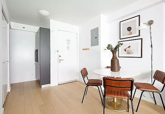 5th image of 222 E 39th St APT 9E