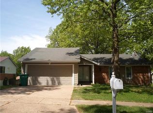 12639 Meadowdale Dr, Saint Louis, MO