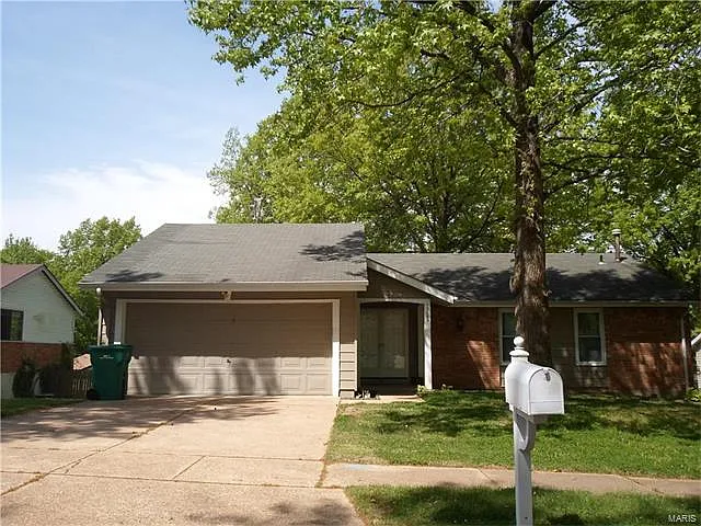 12639 Meadowdale Dr photo 1