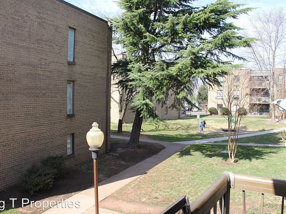 1st image of 11052 Camfield Ct APT 104