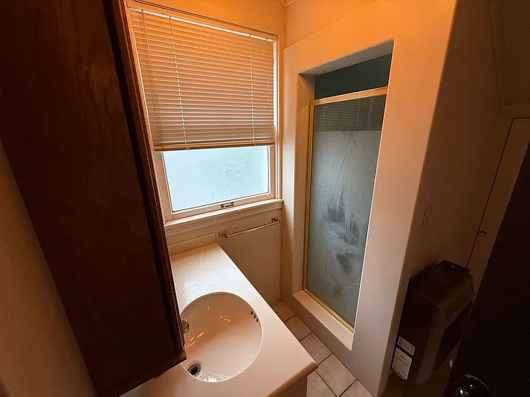 1414 S Carson Ave — Photo 15