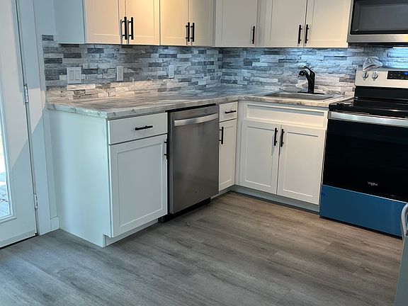 2nd image of 6809 Moss Dr