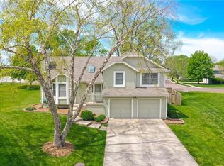 6219 W 158th Pl, Overland Park, KS 66223