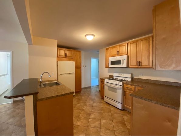 8 Birchwood Ave Floor 1