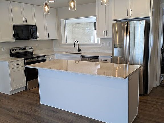 Kitchen with Quartz
