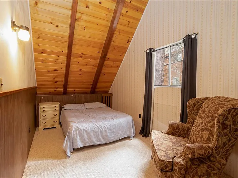 2309 Crestwood Ct — Photo 9
