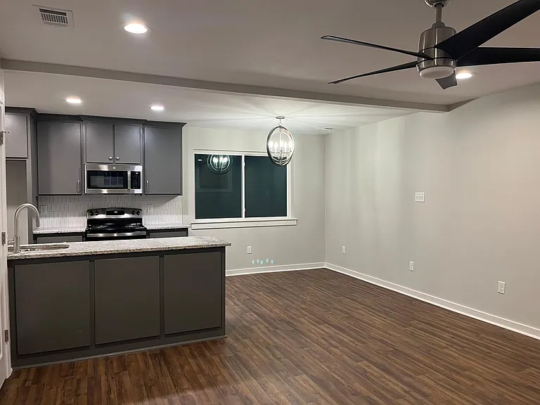 3201 S Izard St — Photo 3