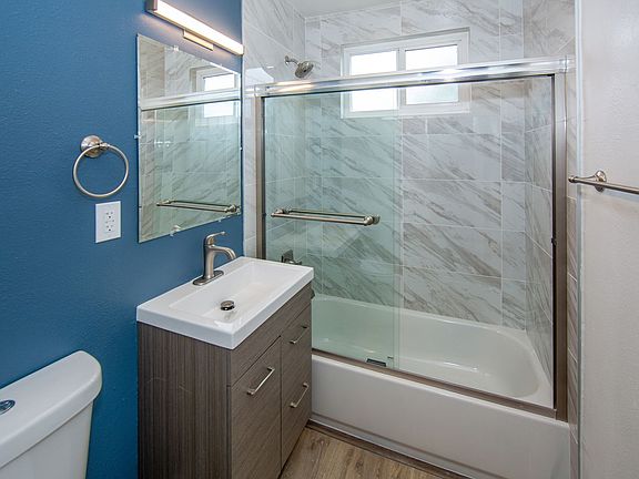 3rd image of 1470 Elm Ave APT 4