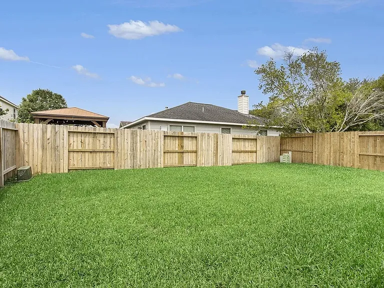 7719 Serene Wood Ln — Photo 12