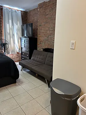 Rented by Bond New York | media 6