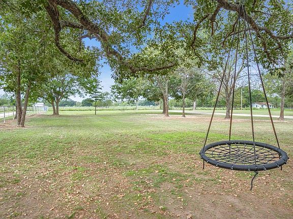 2nd image of 1128 Vz County Road 1810