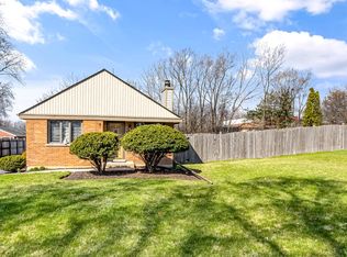 2 S Iowa Ave, Addison, IL 60101