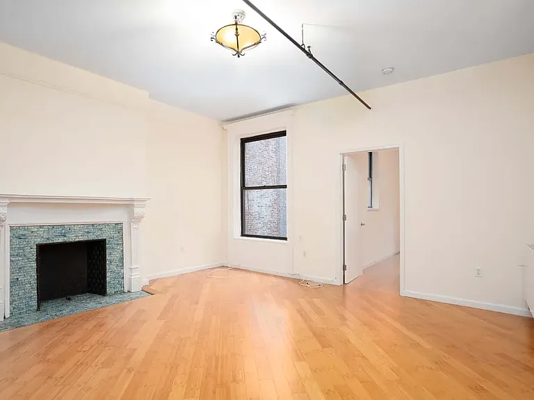 312 W 101st St #6 — Photo 2