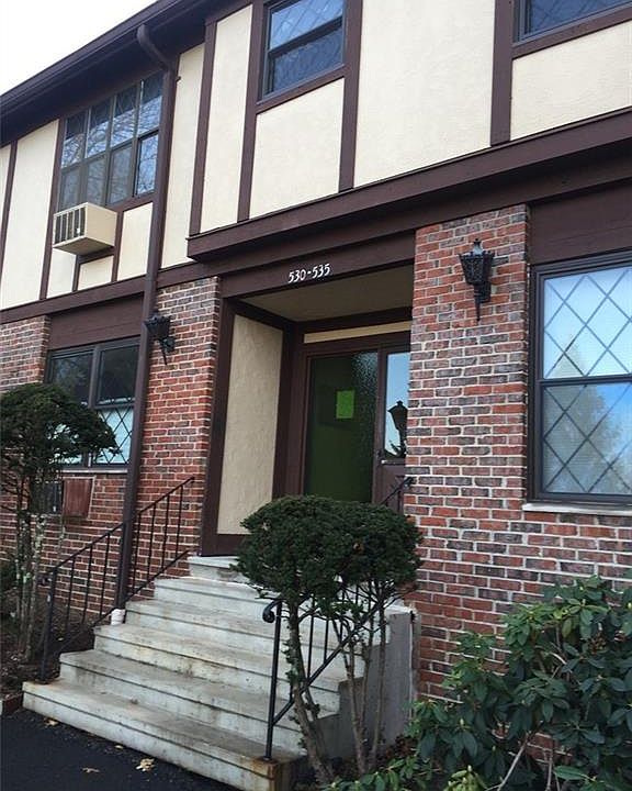 1st image of 533 Sierra Vista Ln #533