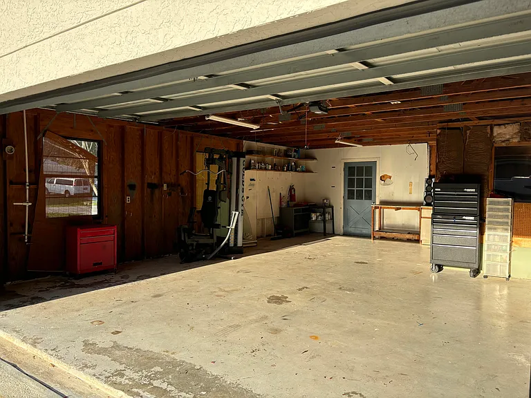 202 SW Crescent Ave — Photo 33