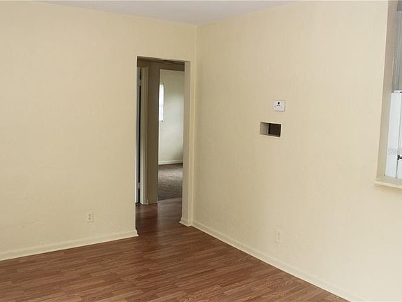 5th image of 2511 Highlawn Ave