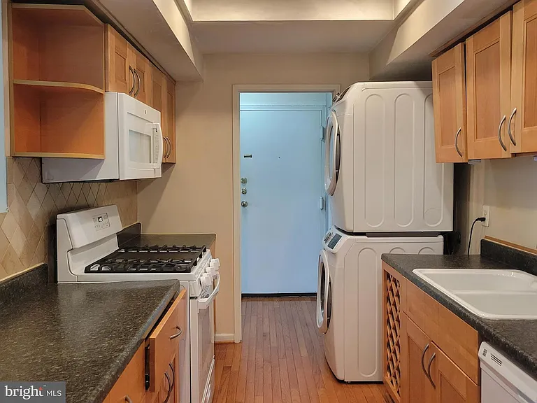 10239 Prince Pl #104 — Photo 14