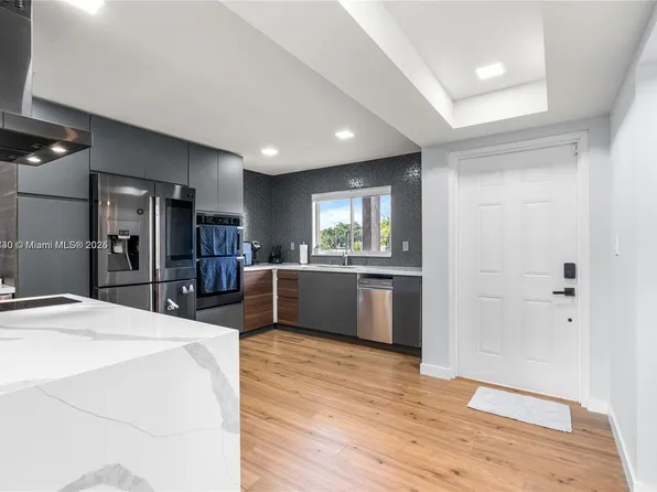 9310 Sunrise Lakes Blvd APT 206, Sunrise, FL 33322