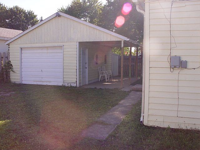 2nd image of 609 Dudley St