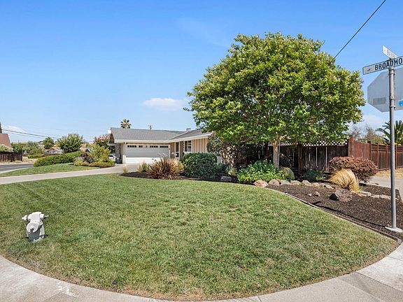 3rd image of 9441 - 9441 Broadmoor Drive