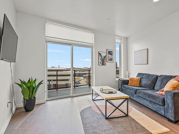 4th image of 335 Cedar St #401