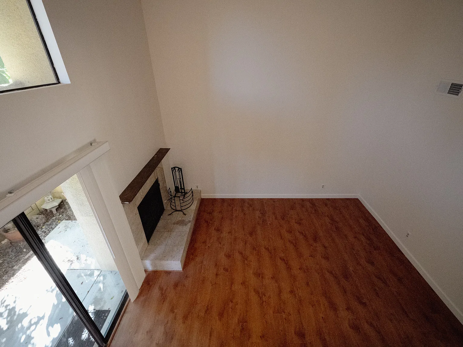 2 bed, 1286 sqft, $3,950 — Photo 4