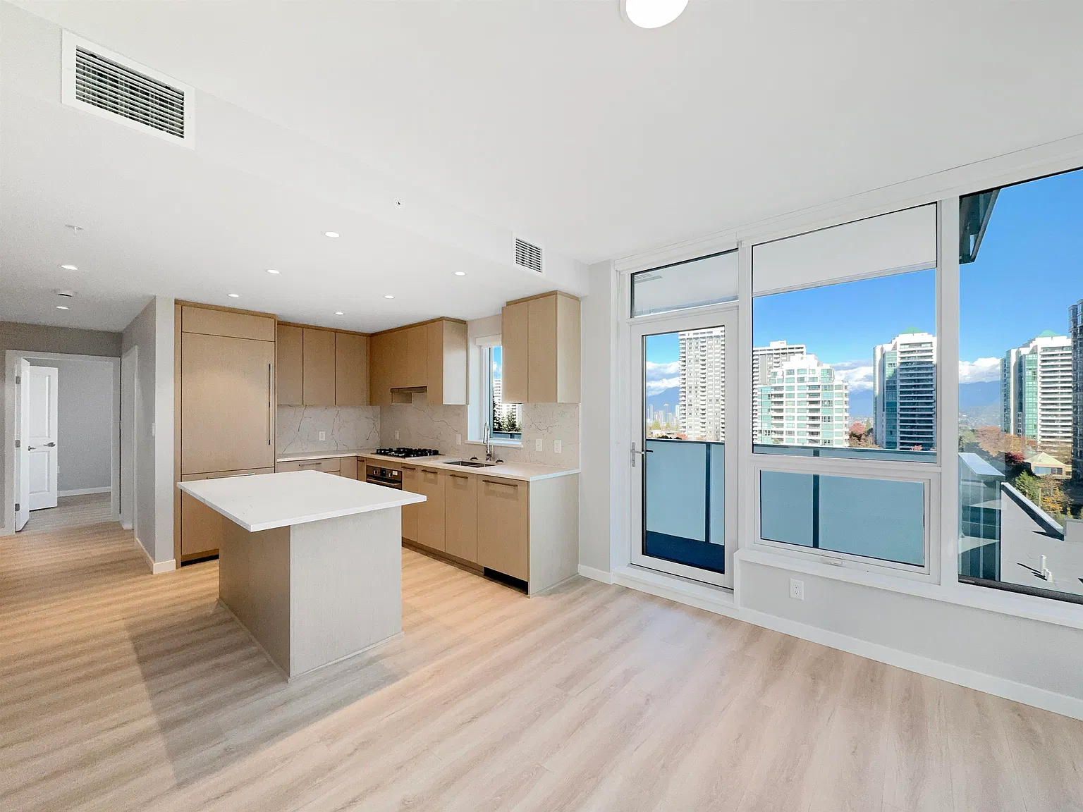 2 bed, 864 sqft, $3,100 — Photo 2