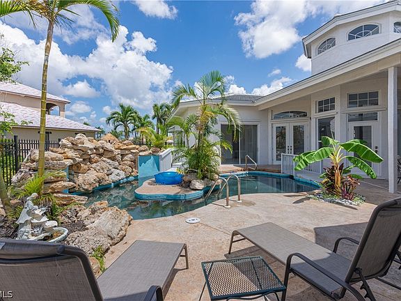5th image of 2417 Cape Coral Pkwy W